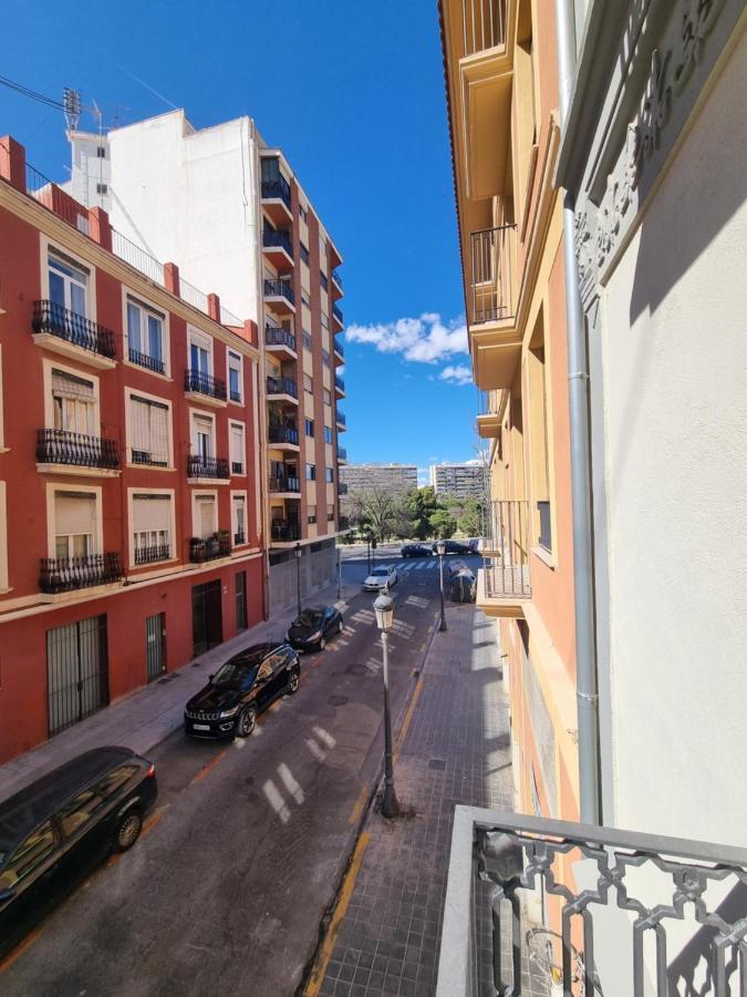 Centrica Y Encantadora Vivienda. Валенсия Екстериор снимка